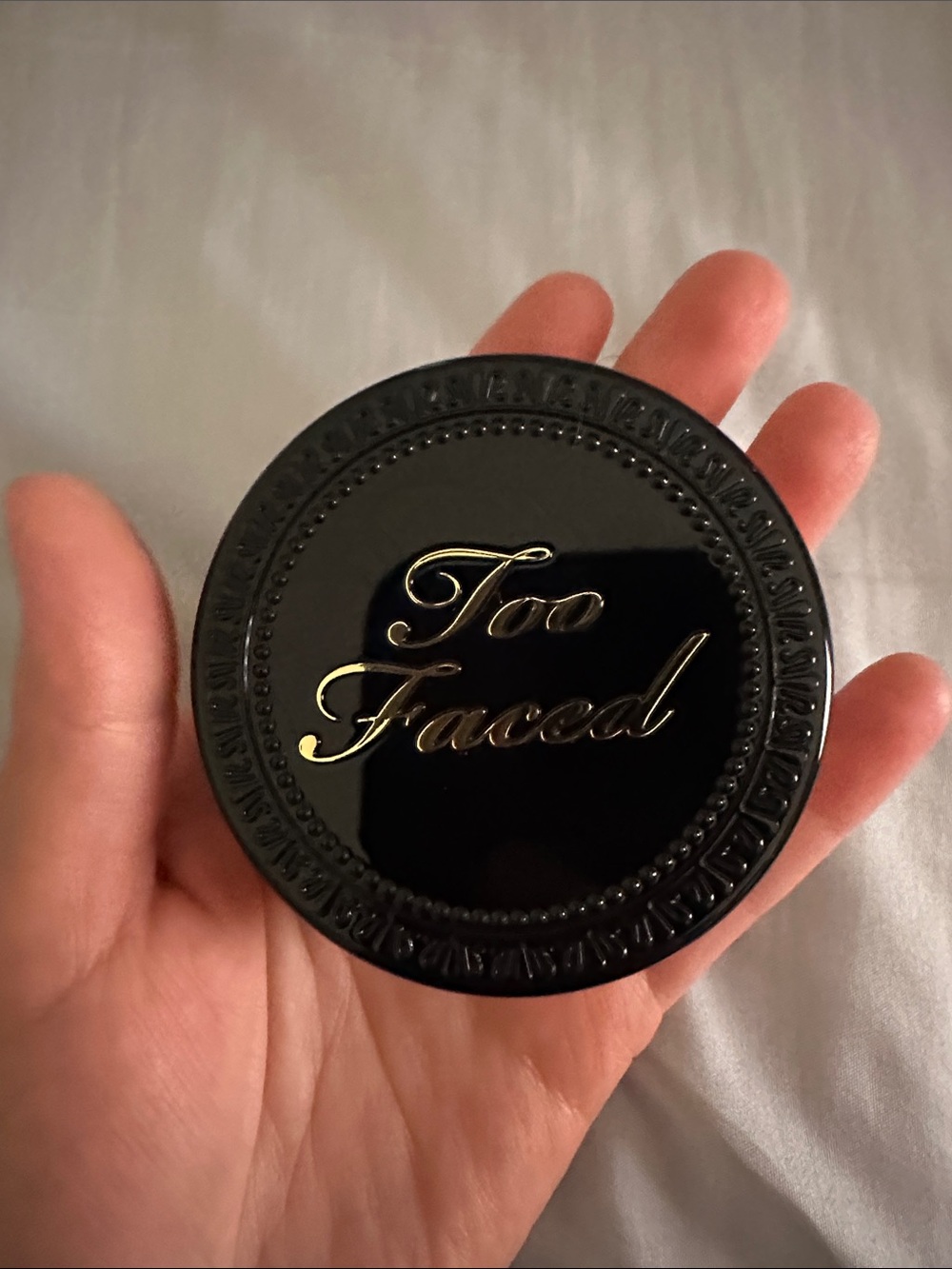 Too Faced Born this way complexion powder - Almond NO BOX